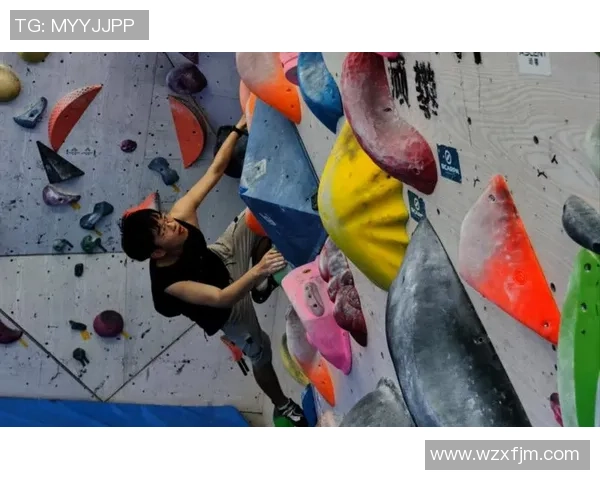 攀岩深度解析杭州攀岩队的区域防守策略与技巧探讨
